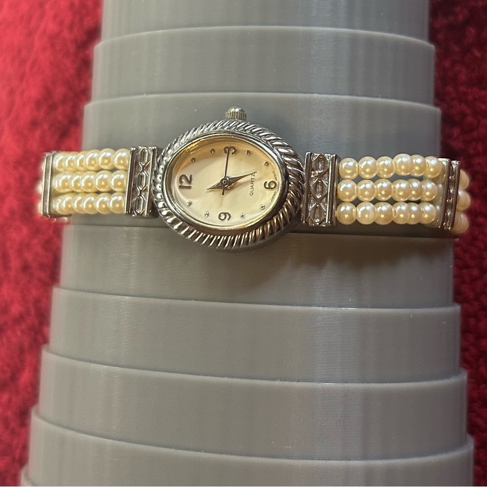 Avon VTG Faux Pearl Band Women's Silver Tone Oval Watch - With New Battery